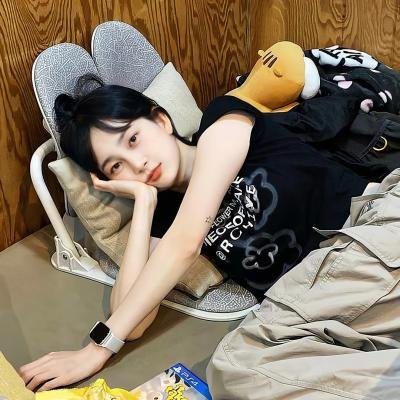 万幸与你相逢重生后她手握剧本 这一世，她发誓绝不重蹈覆辙